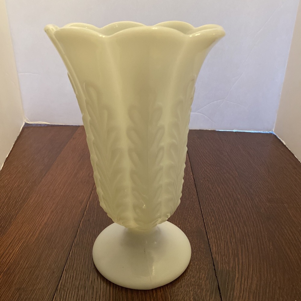 Vintage E.O.BRODY CO Large White‎ Milk Glass Fern Vase 9" M5200 Cleveland Ohio